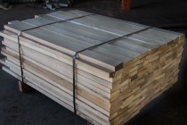 Доска столярная. Ясень. Длина 0,4-0,9 м, толщина 50 мм.