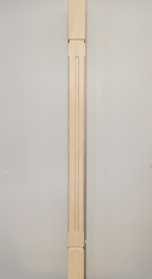 Балясина. Дизайн: Квадрат резной. Материал: Бук. Размеры: 50*50*900