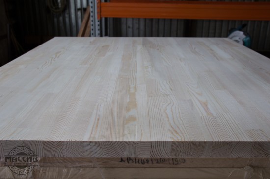 Площадка для лестницы. Сосна сращенная АА 40*1200*3000