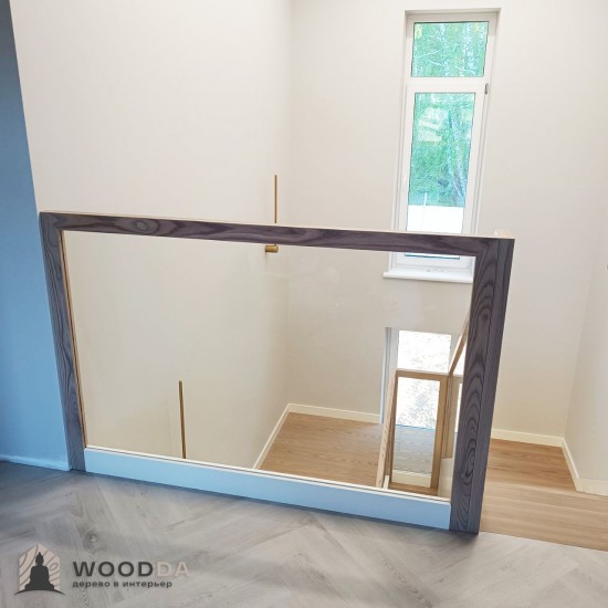 Лестница с ограждением из стекла