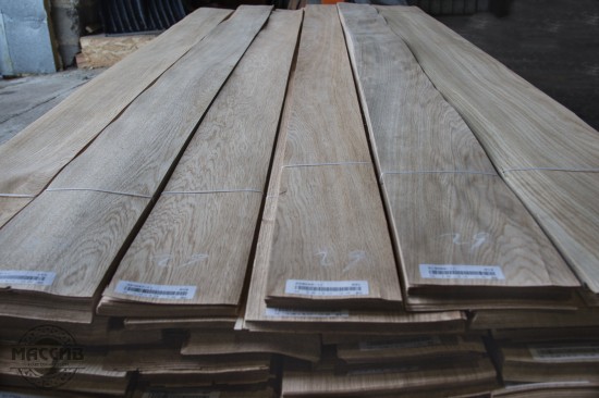 Шпон Дуб 0,6мм (Полурадиальный)